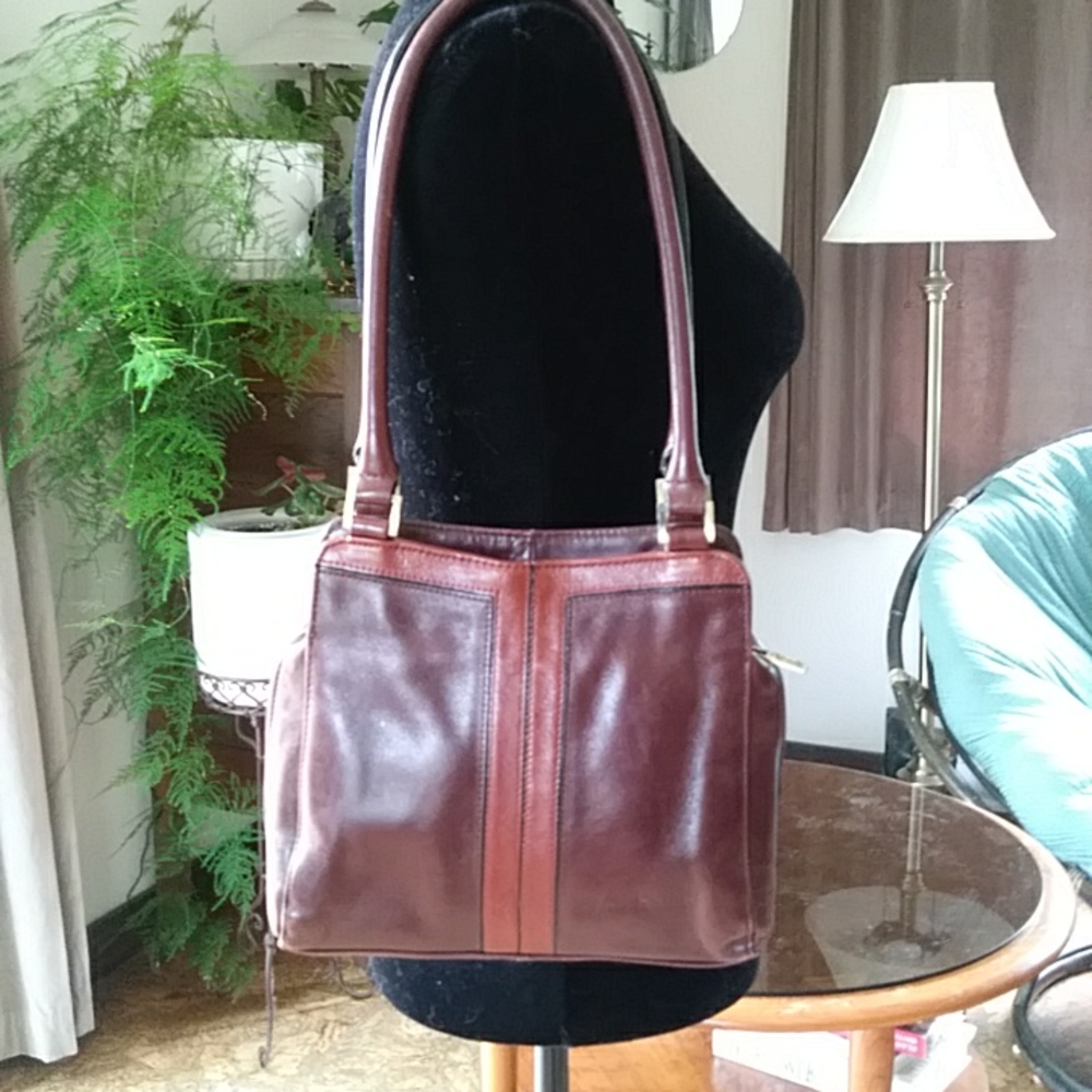 Leather shoulder purse. Opale Italian Design